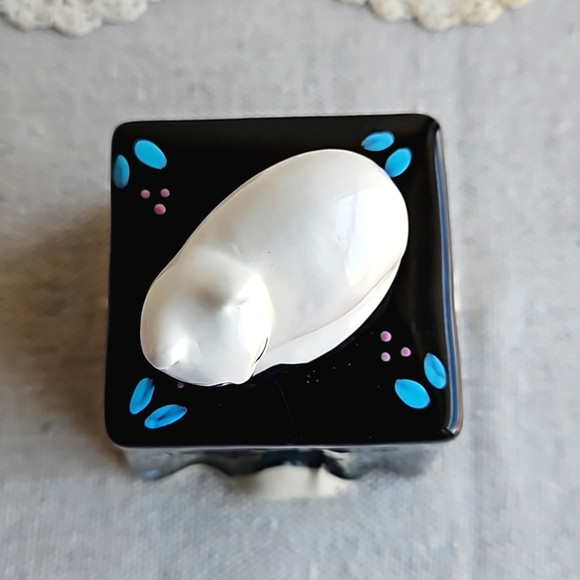 Katz & Co Black & White Cat on Black Table Mice Sneaking Around - Picture 5 of 7